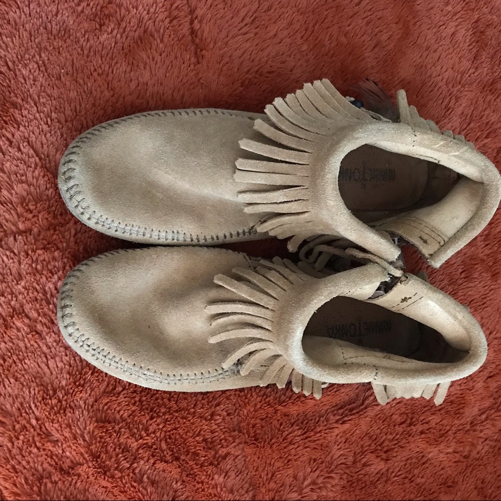 Minnetonka Tan Moccasin Boots